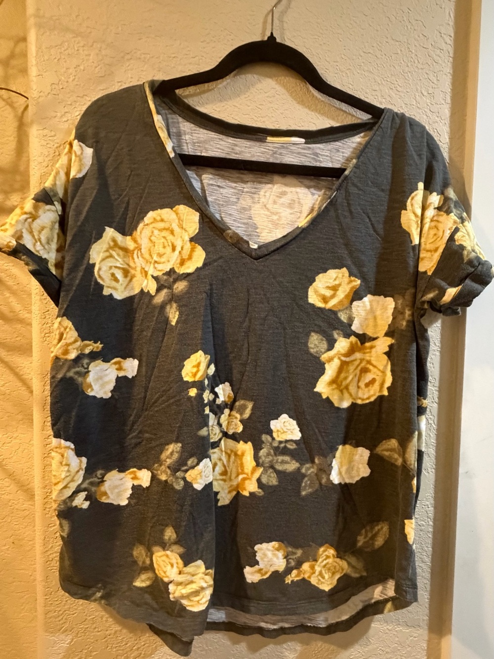 Maurices Dark Gray V-Neck Tee with Yellow Rose Motif